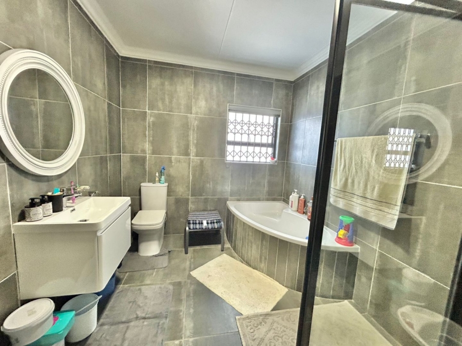 3 Bedroom Property for Sale in Fountains Estate Eastern Cape